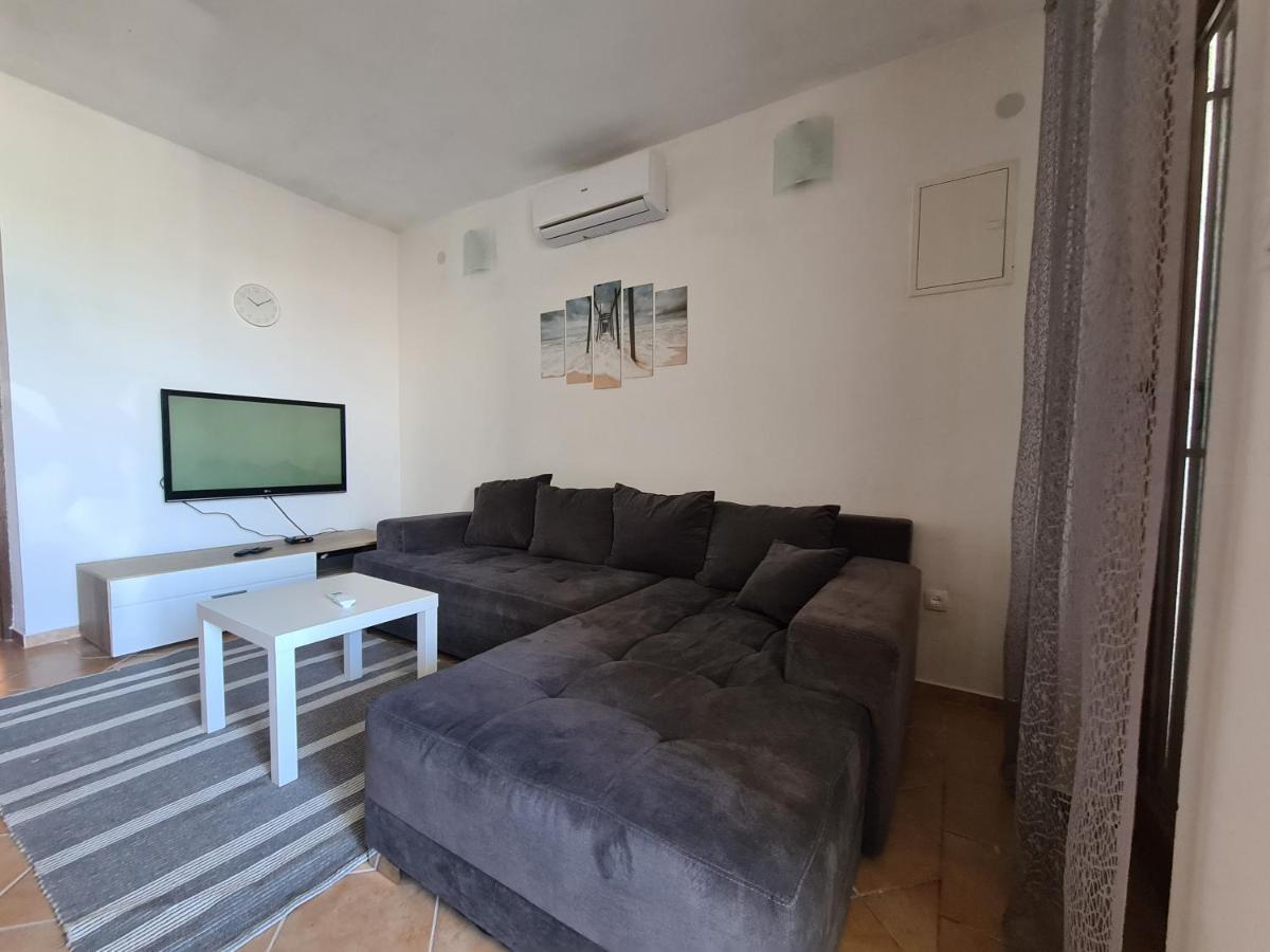 Apartman Mihaela Vrsi Exterior photo