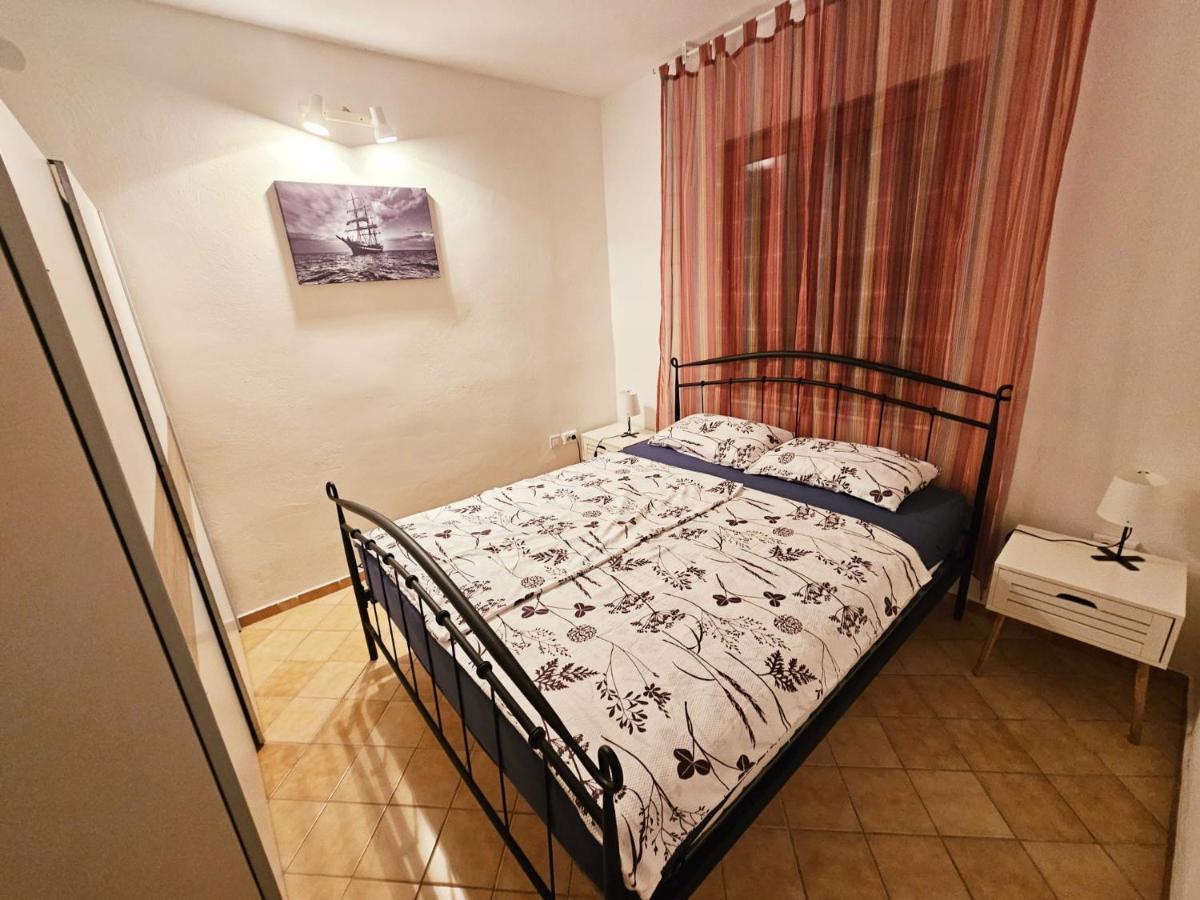 Apartman Mihaela Vrsi Exterior photo